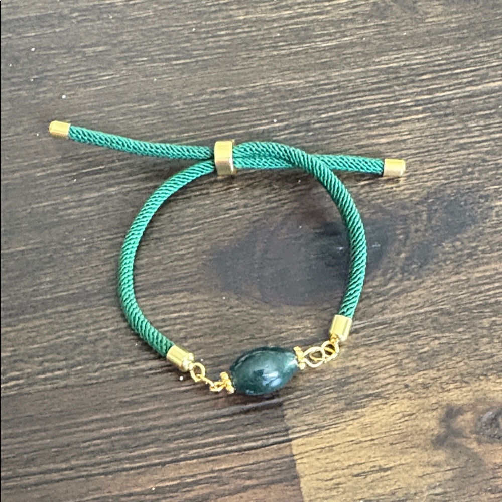 Elegant Green and Gold Bracelet